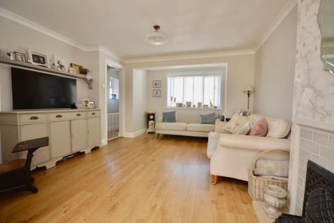 4 bedroom semi-detached house for sale, Connaught Gardens, Braintree, CM7