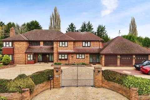 6 bedroom detached house for sale, Saviles Close, St. Neots PE19