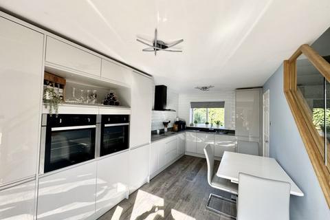 3 bedroom terraced house to rent, Coquet, Washington NE38