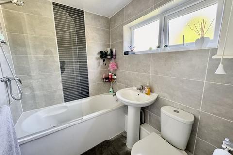 3 bedroom terraced house to rent, Coquet, Washington NE38