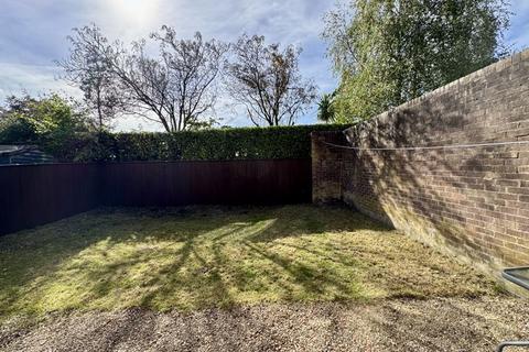 3 bedroom terraced house to rent, Coquet, Washington NE38