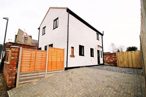 2 bedroom detached house for sale, Holbrook Avenue, Rugby CV21