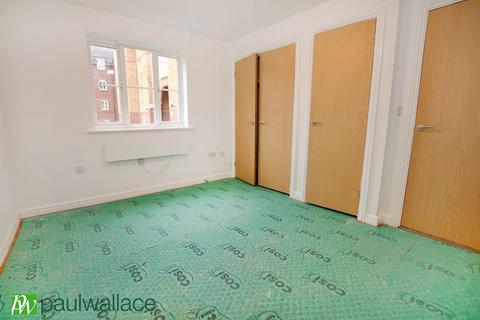 2 bedroom ground floor flat for sale, Yukon Road, Turnford