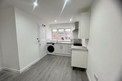 Studio to rent, Northern Avenue, Edmonton, London N9