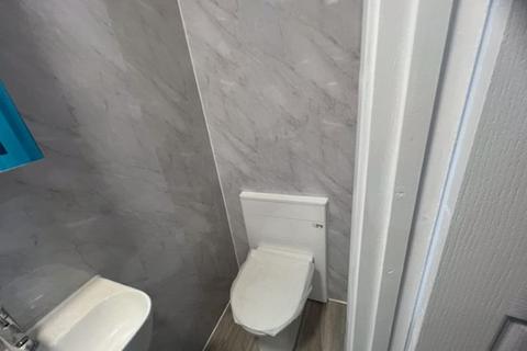 Studio to rent, Northern Avenue, Edmonton, London N9