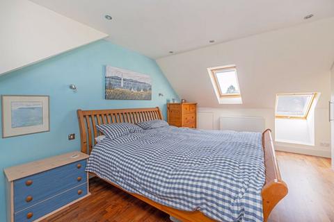 13 Malden Hill Gardens, New Malden, KT3 4HS