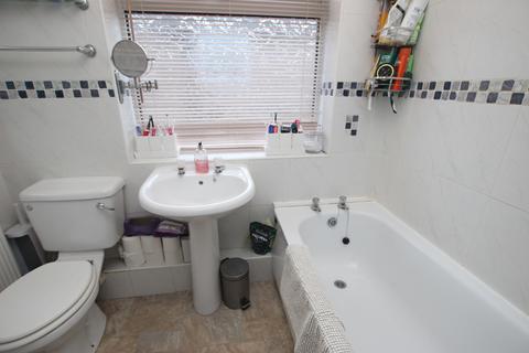 3 bedroom semi-detached house to rent, Dunstable LU5