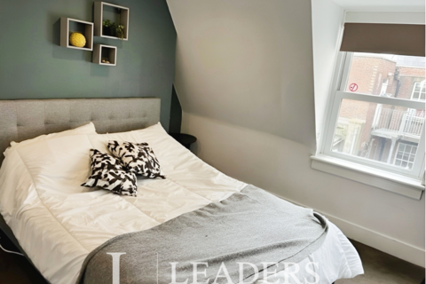 3 bedroom apartment to rent, Market Street