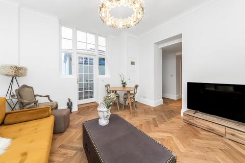 1 bedroom apartment to rent, Queen's Gate Gardens, London, SW7