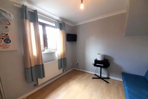 undefined, Gardd Yr Gwanwyn, Northop Hall