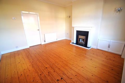 3 bedroom terraced house to rent, Warrington Road, Abram