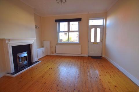 3 bedroom terraced house to rent, Warrington Road, Abram