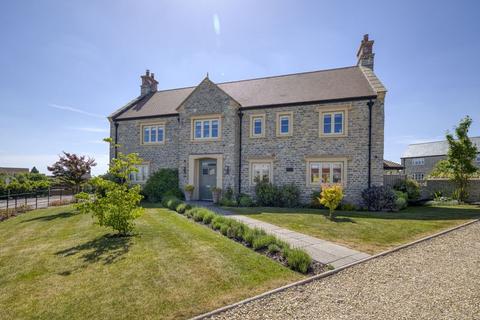 5 bedroom detached house for sale, 10 Luns Close, Somerton TA11