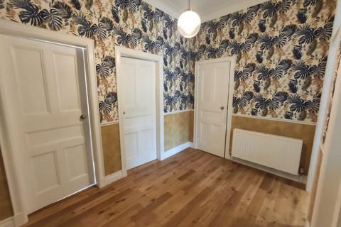 2 bedroom flat to rent, Craigmillar Road, Glasgow G42