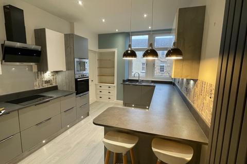 2 bedroom flat to rent, Craigmillar Road, Glasgow G42
