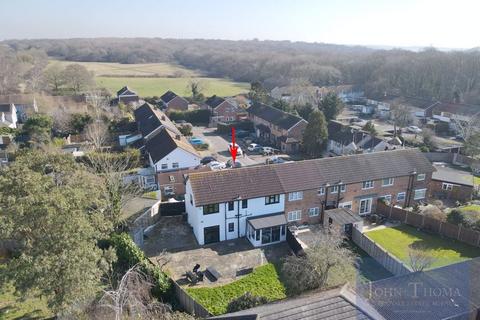 3 bedroom terraced house for sale, Lambourne Crescent, Chigwell IG7