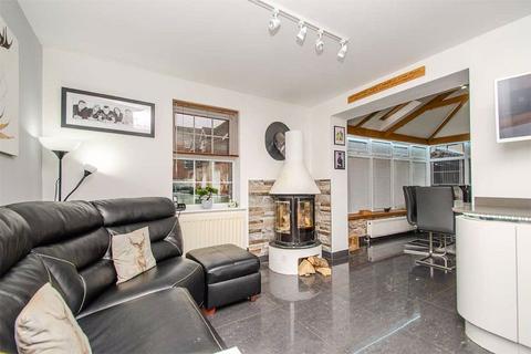 22 Hewitt Close, Fradley, Lichfield, WS13 8TA
