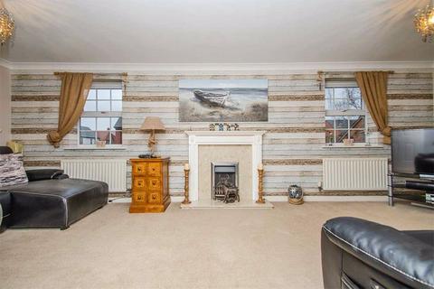 22 Hewitt Close, Fradley, Lichfield, WS13 8TA
