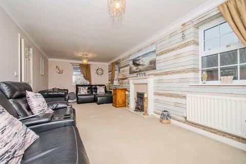 22 Hewitt Close, Fradley, Lichfield, WS13 8TA