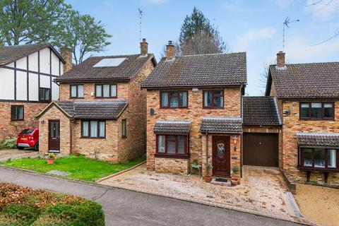 3 bedroom link detached house for sale, Juniper Gardens, Welwyn AL6