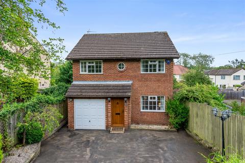 4 bedroom detached house for sale, Bradford Road, Menston, Ilkley, West Yorkshire, LS29