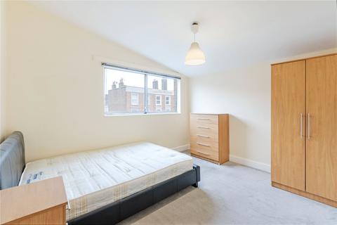 Studio to rent, Malvern Road, Queens Park, NW6