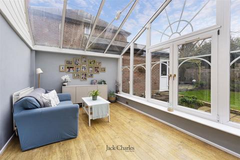 113 Douglas Road, Tonbridge, TN9 2UD