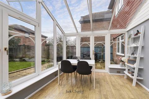 113 Douglas Road, Tonbridge, TN9 2UD