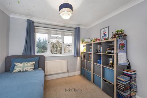 113 Douglas Road, Tonbridge, TN9 2UD