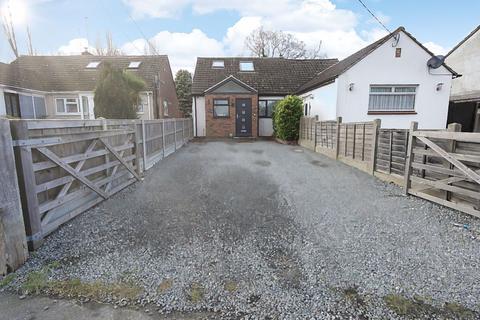 4 bedroom chalet for sale, Swan Lane, Wickford, Essex