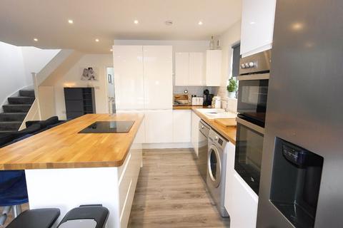 4 bedroom chalet for sale, Swan Lane, Wickford, Essex