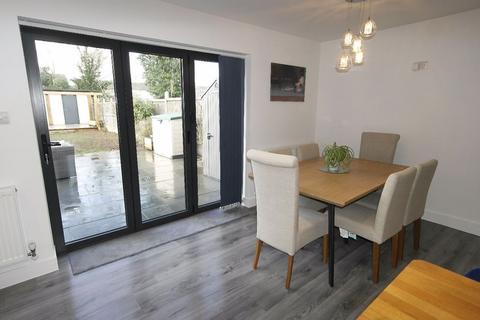 4 bedroom chalet for sale, Swan Lane, Wickford, Essex