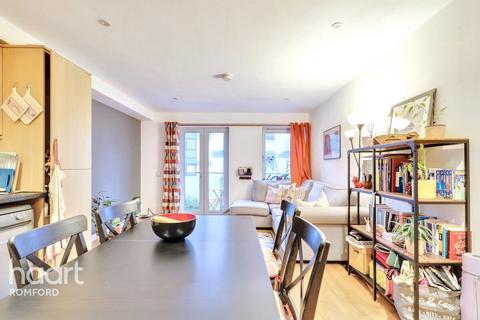 Flat 20, Eldon Court Slaney Road, Romford, RM1 3GN