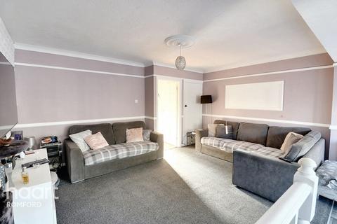 4 bedroom end of terrace house for sale, Rosedale Road, Romford, RM1 4QS