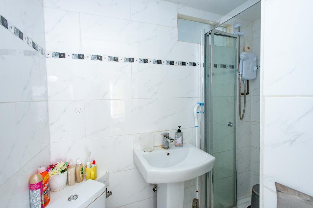 En suite shower room