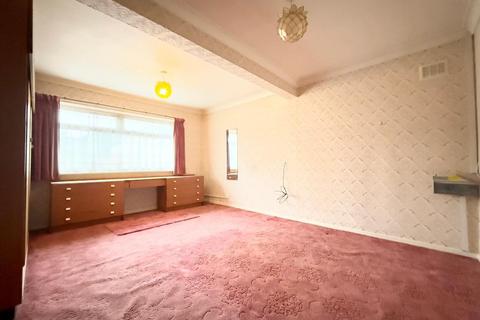 3 bedroom semi-detached house for sale, Vincent Road, Leagrave, Luton, Bedfordshire, LU4 9AN