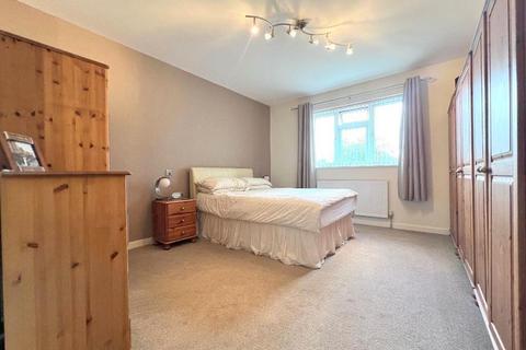 undefined, Harbury Dell, Barton Hills, Luton, Bedfordshire, LU3 3XH