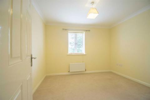 2 bedroom apartment to rent, Gardeners Close, Bedford MK45