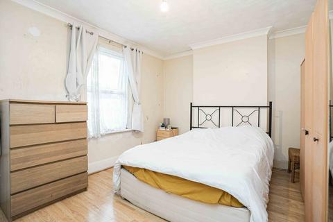 44 Ceres Road, London, SE18 1HP