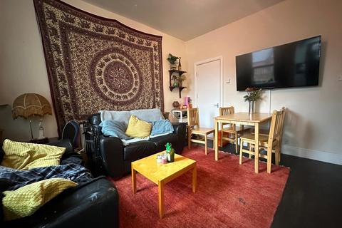 4 bedroom terraced house to rent, Kirkstall Road, Sheffield S11