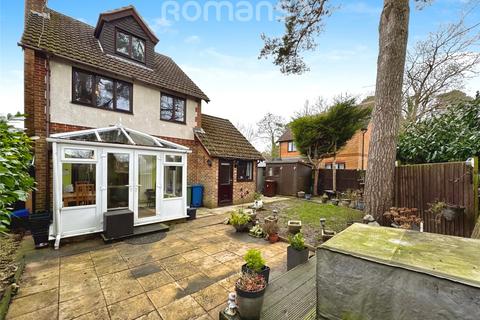 4 bedroom detached house for sale, Gibbons Close, Sandhurst, Berkshire