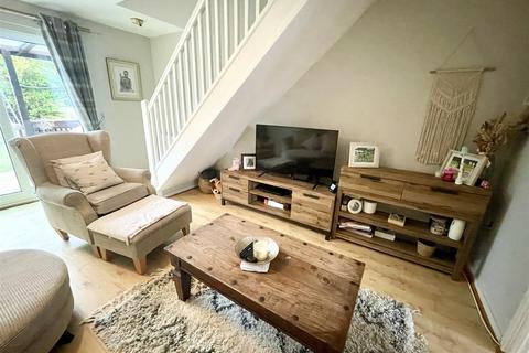 38 Bowman Close, Stratton, Swindon, SN3 4YQ