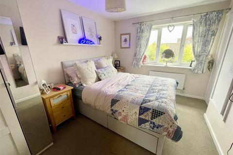 38 Bowman Close, Stratton, Swindon, SN3 4YQ