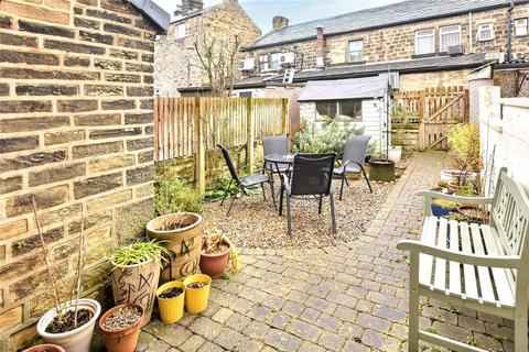 10 Ashgrove, Greengates, Bradford, BD10 0BP