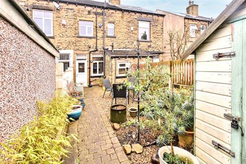 10 Ashgrove, Greengates, Bradford, BD10 0BP