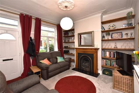 10 Ashgrove, Greengates, Bradford, BD10 0BP