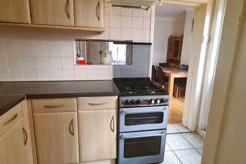 3 bedroom terraced house to rent, Thorpe Road,, Barking,, Essex,, IG11 9XJ, UK