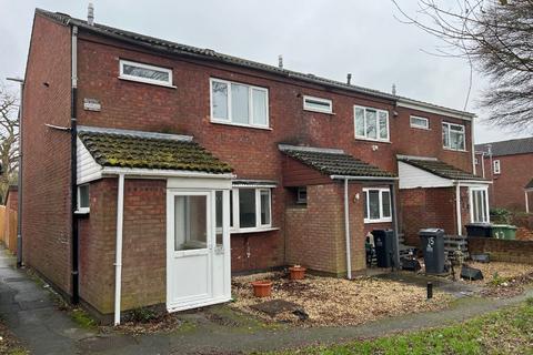 3 bedroom semi-detached house to rent, Clift Close, Willenhall