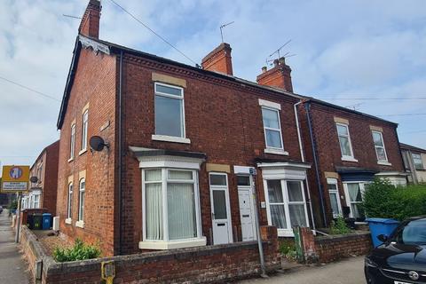 2 bedroom semi-detached house to rent, Central Avenue