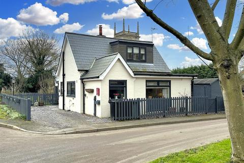 3 bedroom detached bungalow for sale, Old School House, Brandon Road, Stubton, Newark